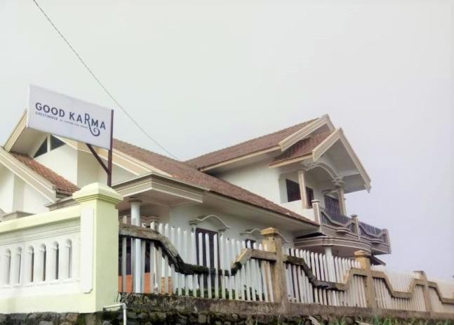 Good Karma Bromo Guesthouse Exterior photo