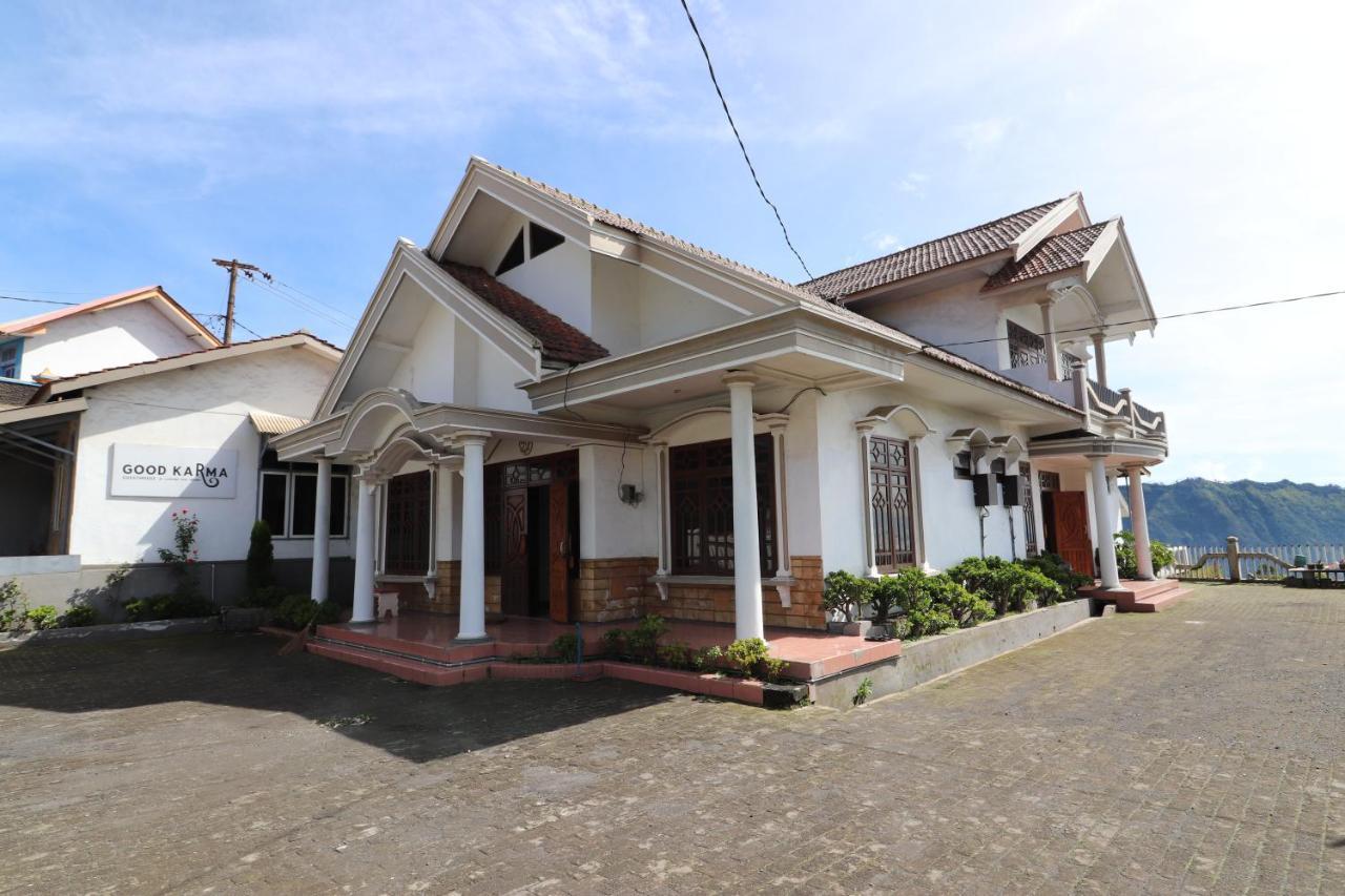 Good Karma Bromo Guesthouse Exterior photo