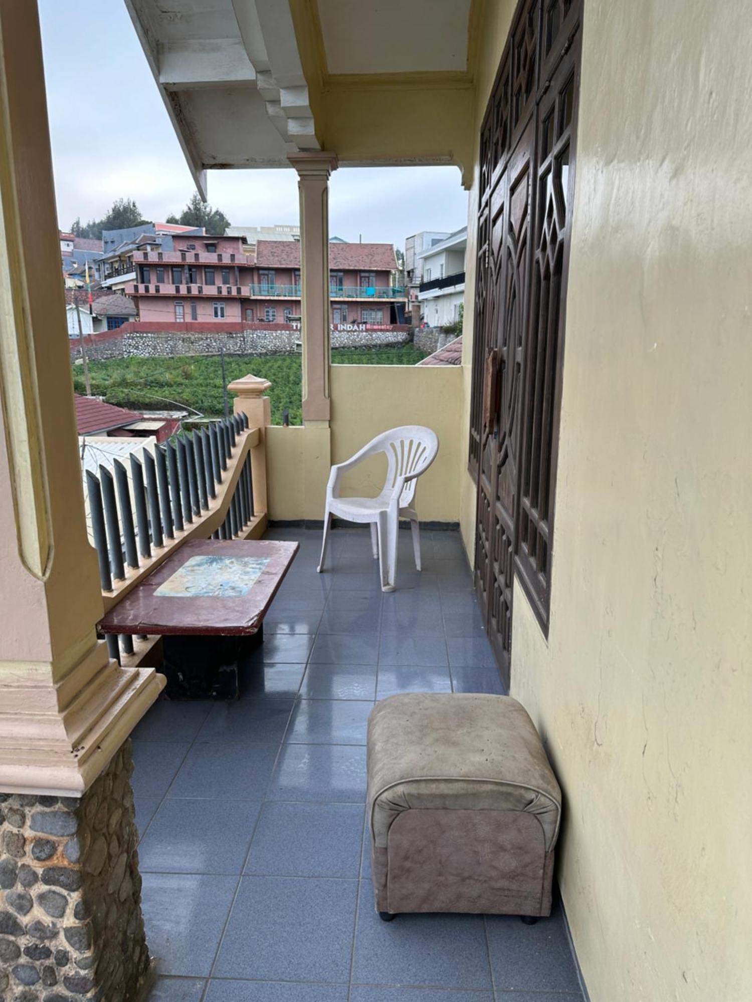 Good Karma Bromo Guesthouse Exterior photo